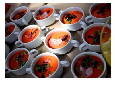 Przepis na CHŁODNIK Z POMIDORÓW MALINOWYCH Z TRUSKAWKAMI I GUACAMOLE