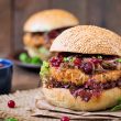 Rodem z Ameryki – domowe burgery z orzechami i bakaliowym musem
