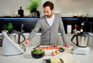 TMF_3_small Wisienka na torcie nowych technologii w gotowaniu – Nowy w rodzinie! Thermomix Friend®